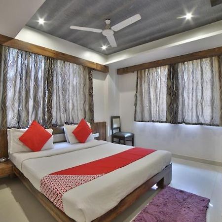 Hotel Green Apple Гандинагар Экстерьер фото