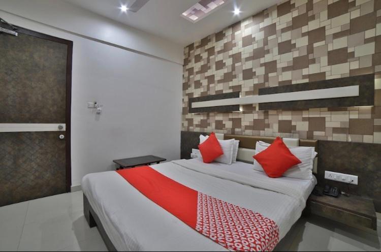Hotel Green Apple Гандинагар Экстерьер фото